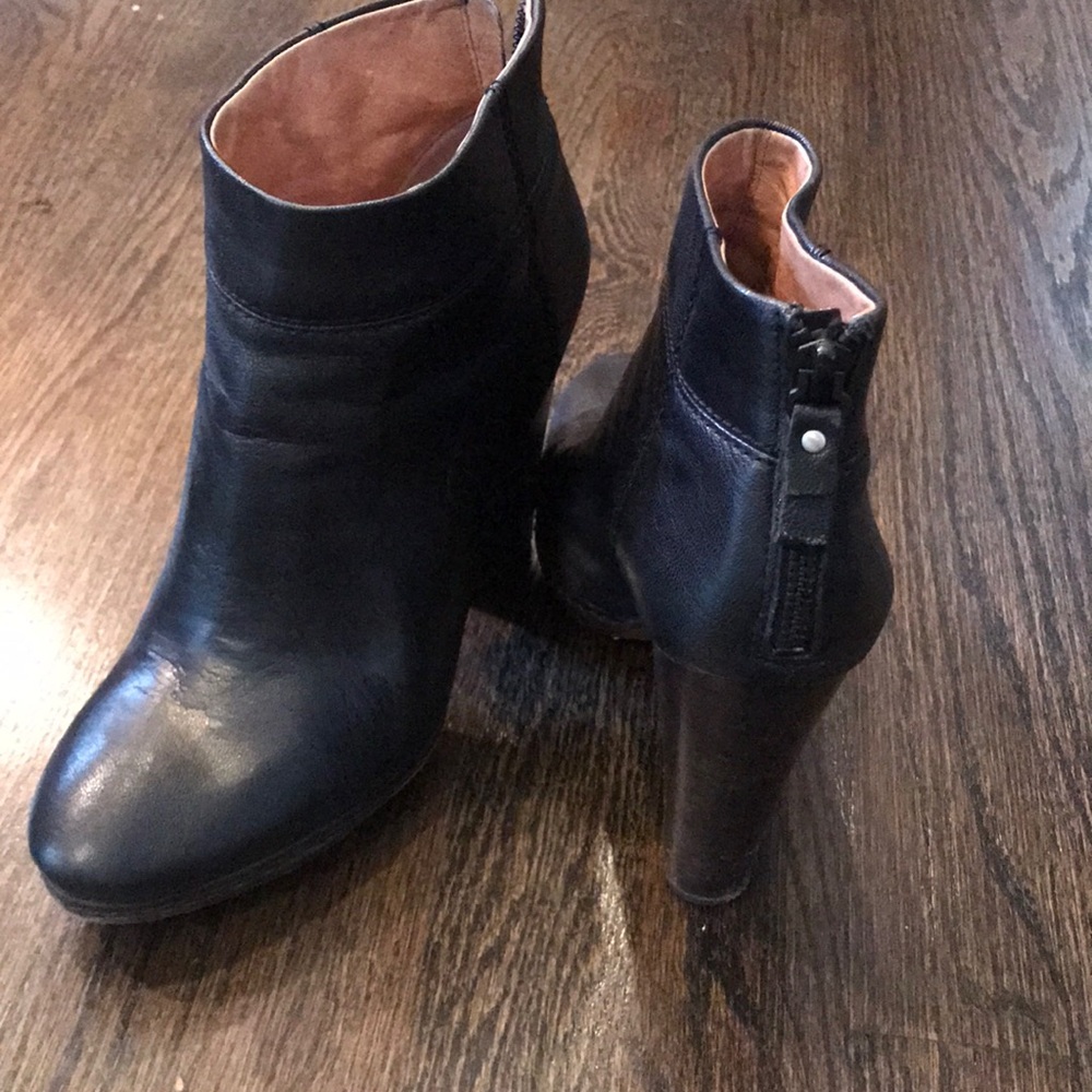 Black ankle boot - Picture 2 of 5